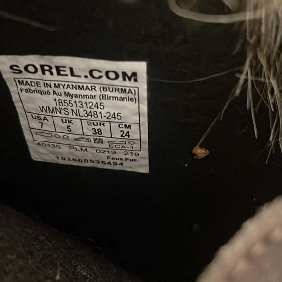 Sorel boots worn twice! - Picture 6 of 6